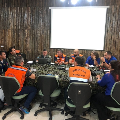 a Casa Militar - Proteção e Defesa Civil do Rio Grande do Sul participou do primeiro dia do Exercício Binacional “Integração” (EBI), de caráter Conjunto-Combinado entre o Brasil e Argentina.
