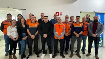 Foto dos participantes da capacitação lado a lado
